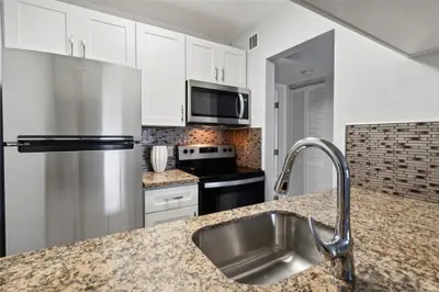 1470 N DIXIE Highway 19, Fort Lauderdale – Condominium for rent