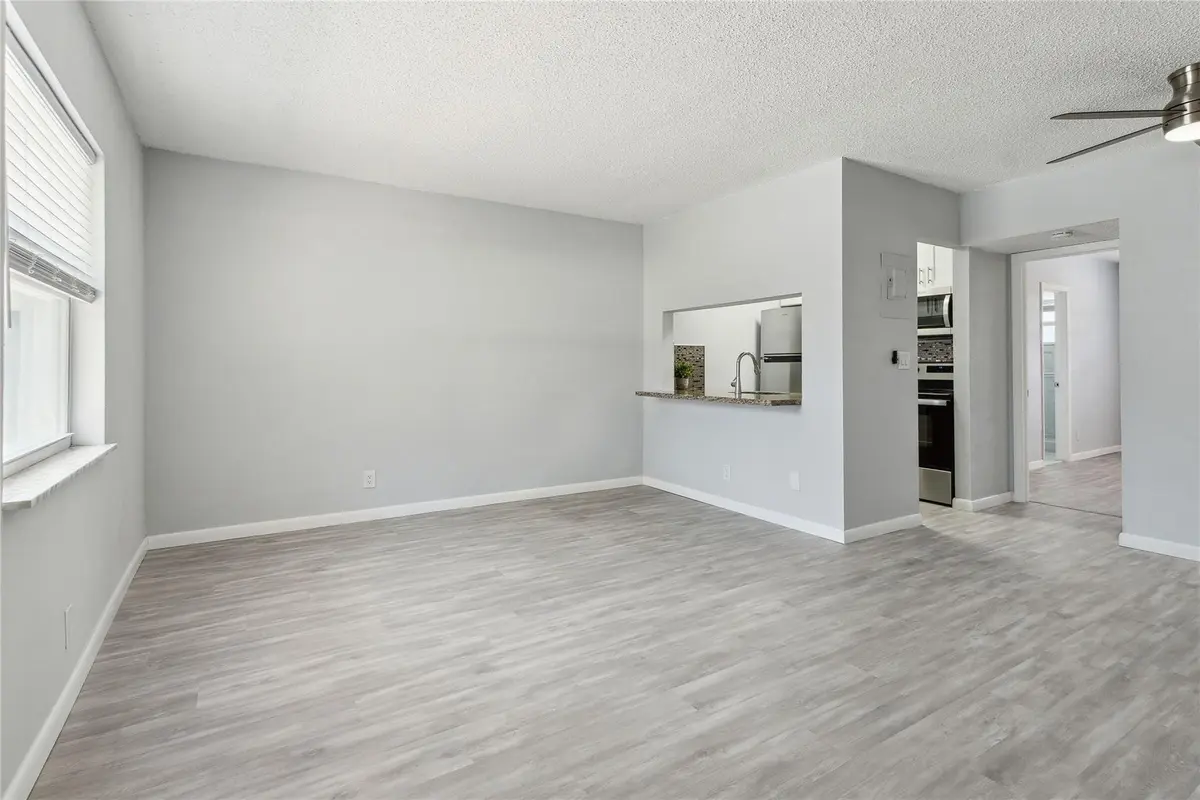 Open pass thru marble countertop at 1470 N DIXIE Highway 19, Fort Lauderdale