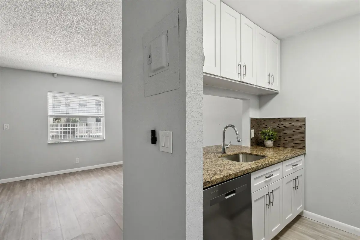 Photo 4 at 1470 N DIXIE Highway 19, Fort Lauderdale