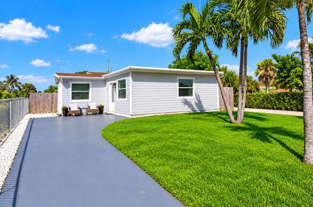 238 SW 10th Ave at 238 SW 10th Avenue, Delray Beach