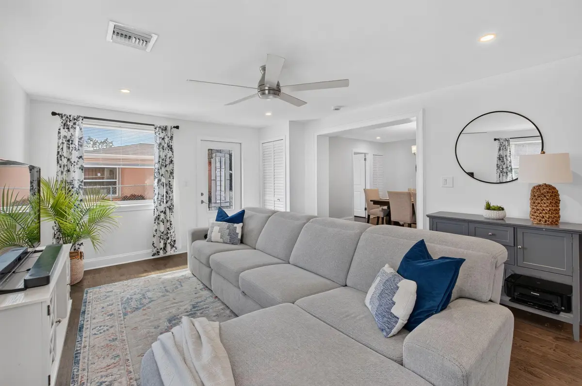 LIVNG ROOM at 238 SW 10th Avenue, Delray Beach