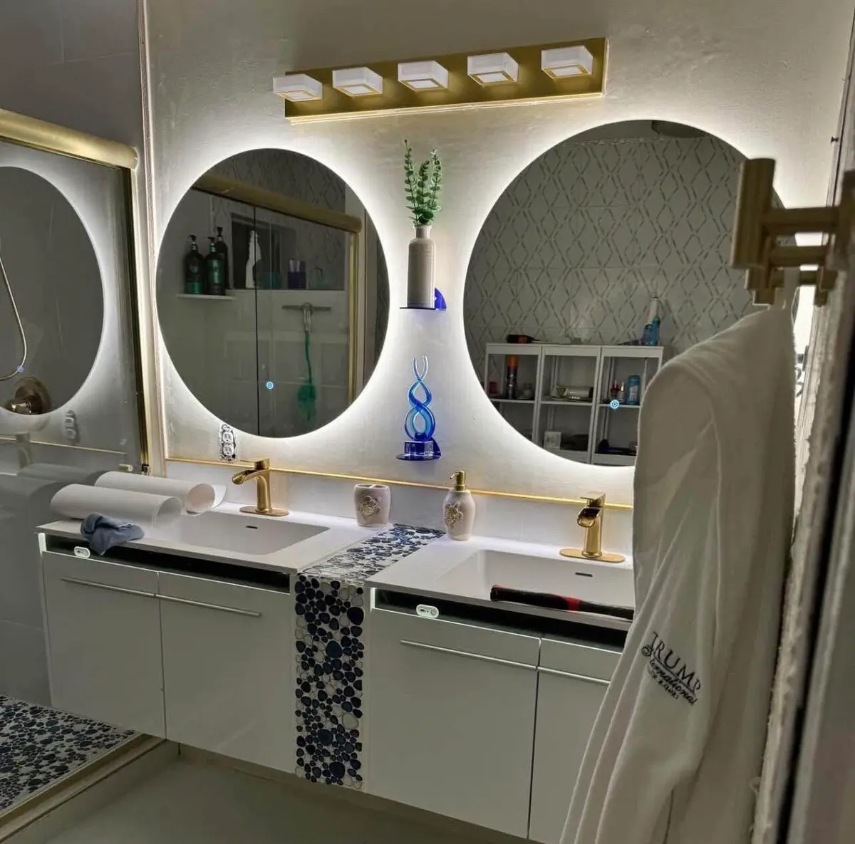 2009 Master Suite at 2349 Old Dixie Highway, Vero Beach