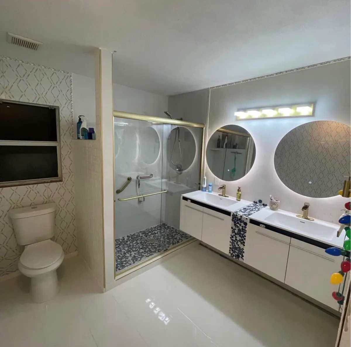 2009 Master Suite at 2349 Old Dixie Highway, Vero Beach