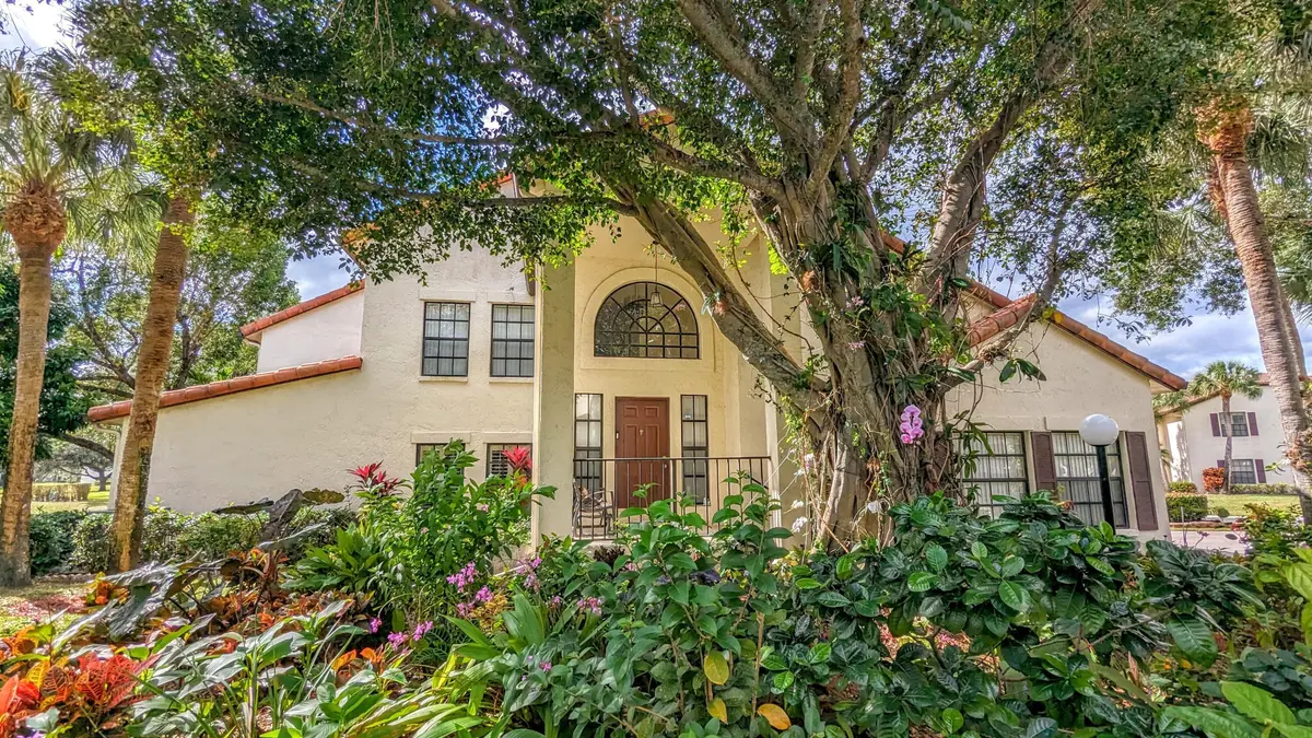 Exterior Front at 3002 Lucerne Park Drive 5121, Greenacres