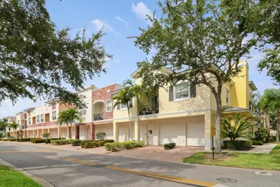 10320 SW Stephanie Way 7-204, Port St. Lucie – Condominium for sale