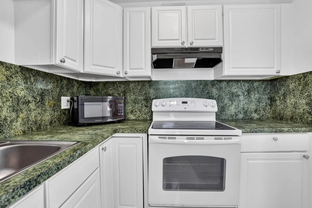 Horizon 404 KITCHEN-6 at 2555 NE 11TH Street 404, Fort Lauderdale