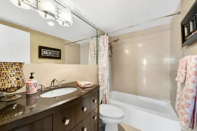 301 GOLDEN ISLES Drive 401, Hallandale Beach – Condominium for sale