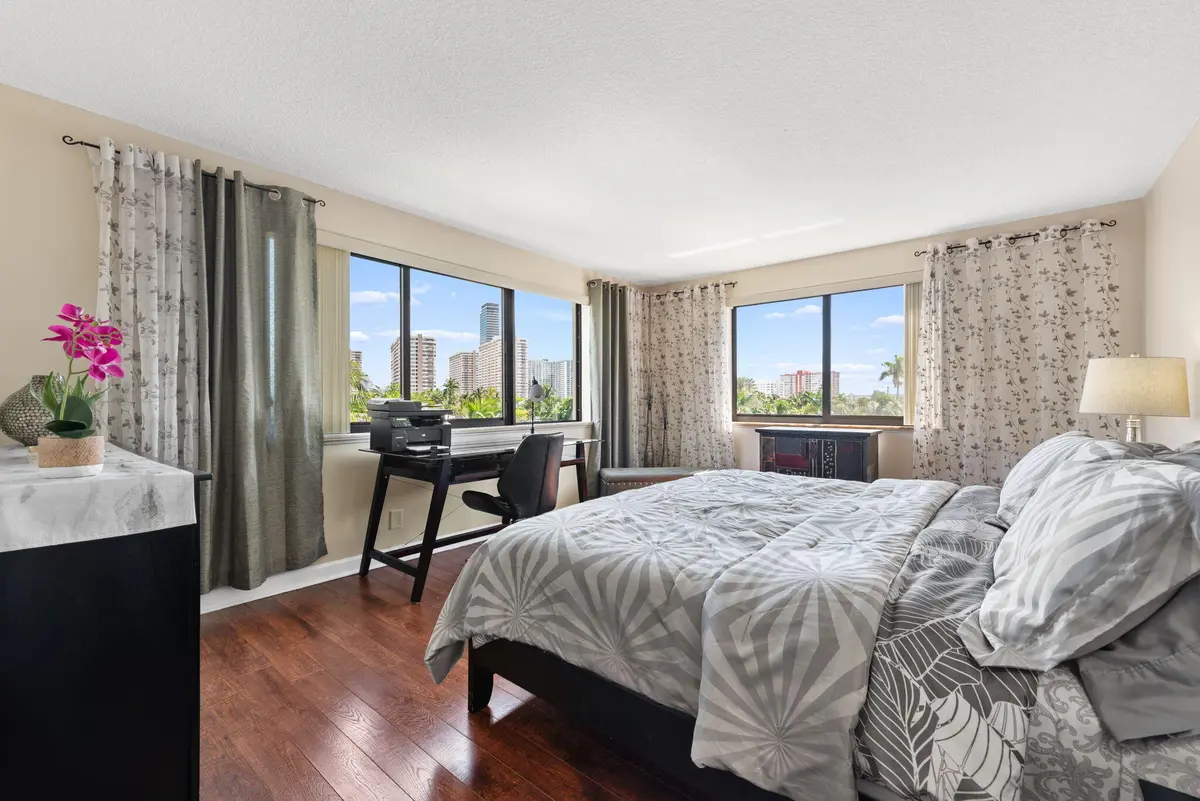 4-web-or-mls-_BWP0371 at 301 GOLDEN ISLES Drive 401, Hallandale Beach