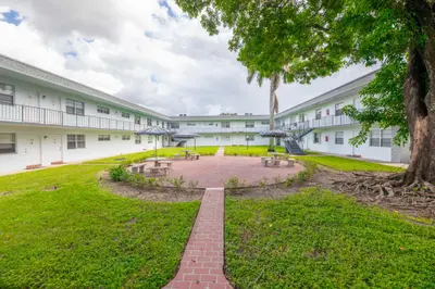 6191 SW 37th Street Apt 114, Davie – Condominium for rent