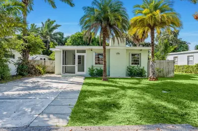128 E Central Boulevard, Lantana – Single Family Residence for sale