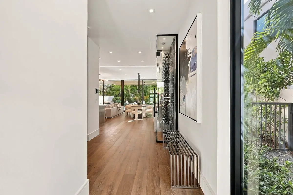 Foyer at 140 NE WAVECREST Way, Boca Raton