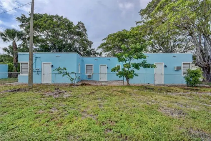 20230615235318634537000000-o at 3000 Broadway, West Palm Beach