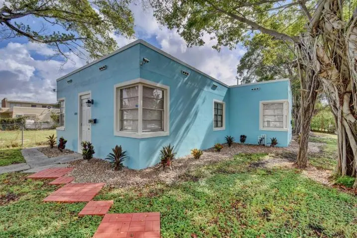 20230615235321963009000000-o at 3000 Broadway, West Palm Beach