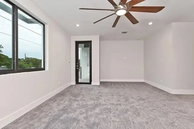 Photo 5 at 120 NE 12TH Street, Fort Lauderdale