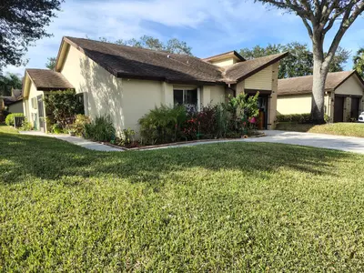 125 RAMBLEWOOD Circle, Royal Palm Beach – Villa for sale