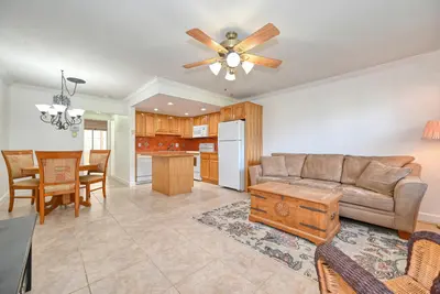 102 COVENTRY, West Palm Beach – Condominium for sale