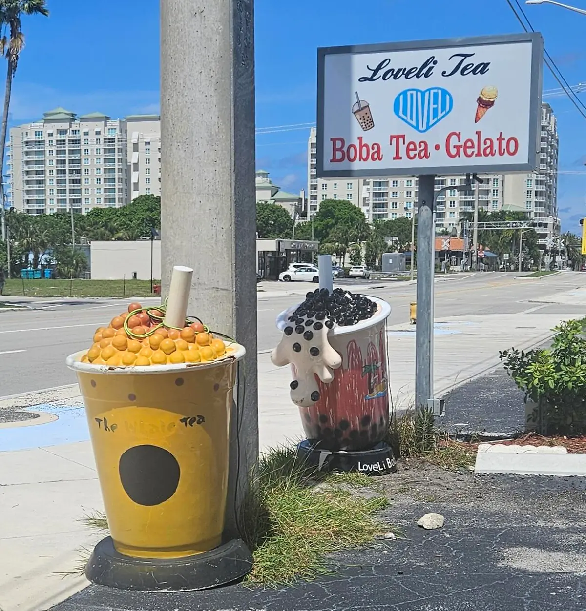 1Sign&Statues(1) at Commercial Space, Boynton Beach