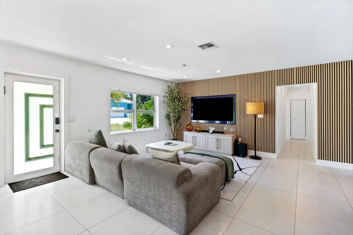 03-209 NE 27TH DRIVE WILTON MANORS, FL-5 at 209 NE 27th Drive, Wilton Manors