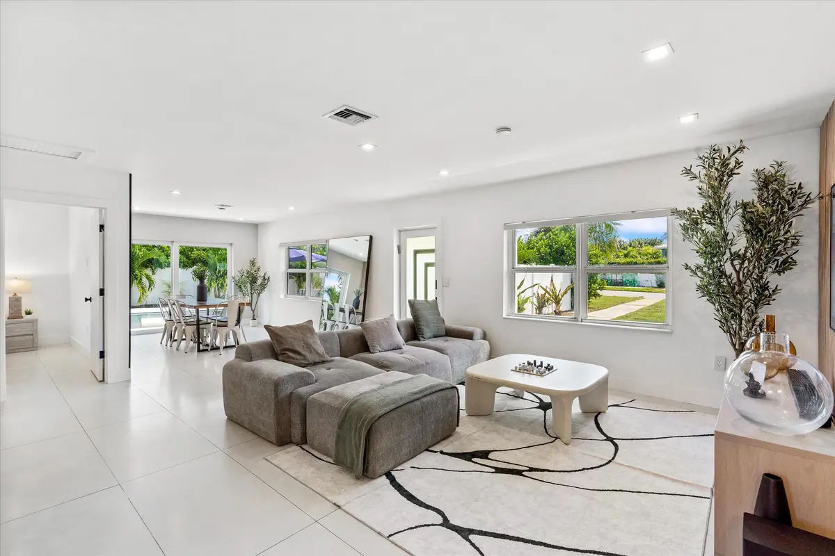 04-209 NE 27TH DRIVE WILTON MANORS, FL-5 at 209 NE 27th Drive, Wilton Manors