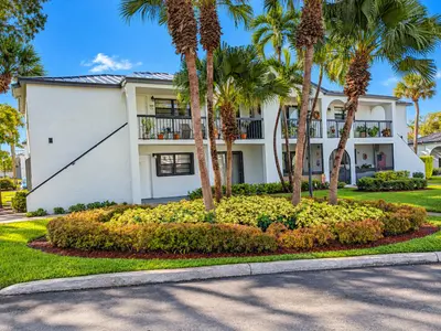 18286 MEDITERRANEAN Boulevard 202, Hialeah – Condominium for sale