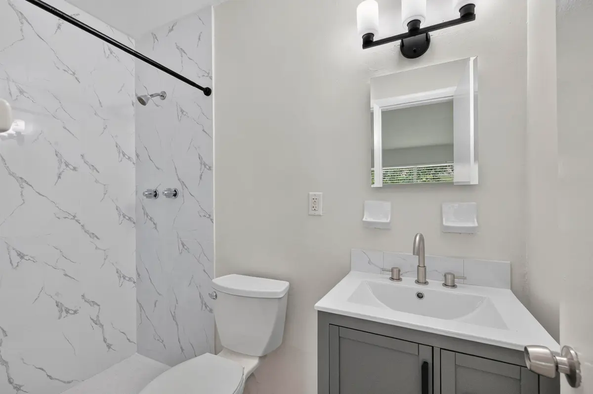 14-web-or-mls-8I8A5132 at 151 SE 6TH Avenue 16, Pompano Beach