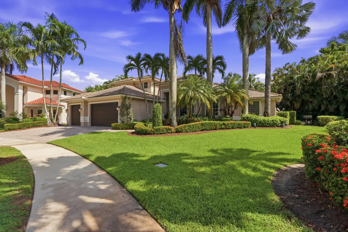 Front of Home at 1580 VICTORIA ISLE Way, Weston