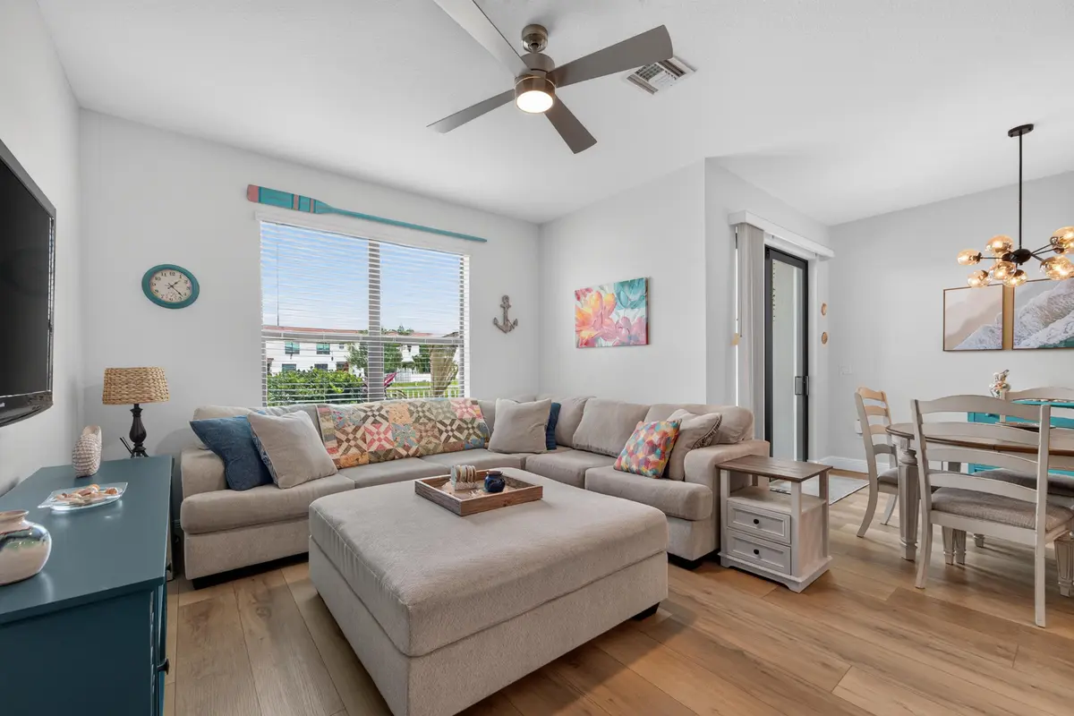 Living Area at 2016 Sugar Maple Drive, Riviera Beach