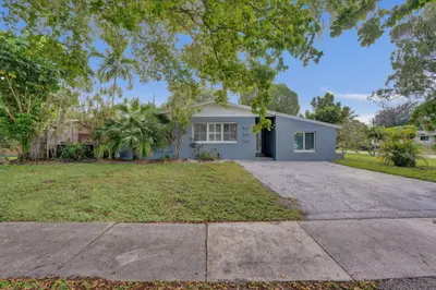 201 N 68TH Way, Hollywood – Single Family Residence for rent