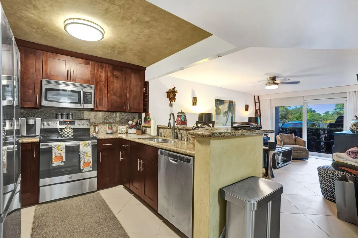 10-web-or-mls-DSC00766 at 3000 NE 5TH Terrace 102-A, Wilton Manors
