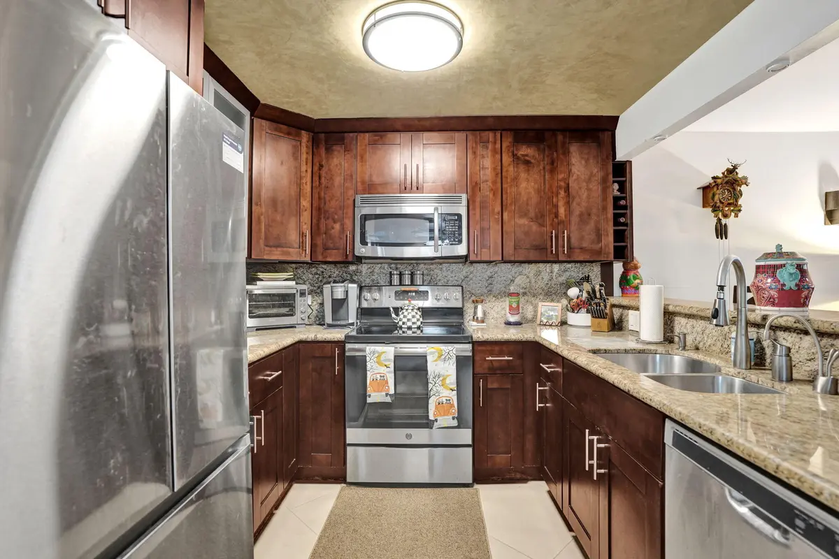 11-web-or-mls-DSC00769 at 3000 NE 5TH Terrace 102-A, Wilton Manors