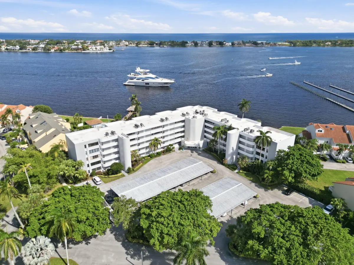 primaryphoto at 8200 Lakeshore Drive 2020, Hypoluxo