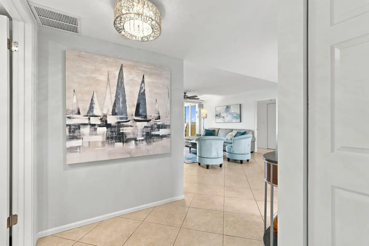 entrywayandfoyer at 8200 Lakeshore Drive 2020, Hypoluxo