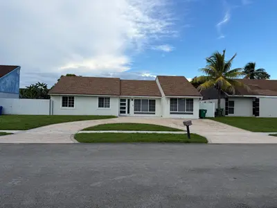 9211 S CYPRESS Circle, Miramar – Single Family Residence for sale