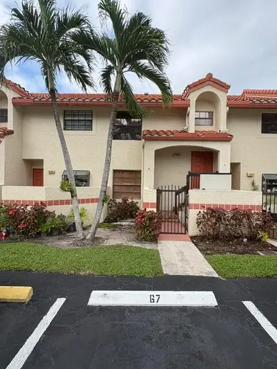 1504 CONGRESSIONAL Way, Deerfield Beach – Condominium for sale