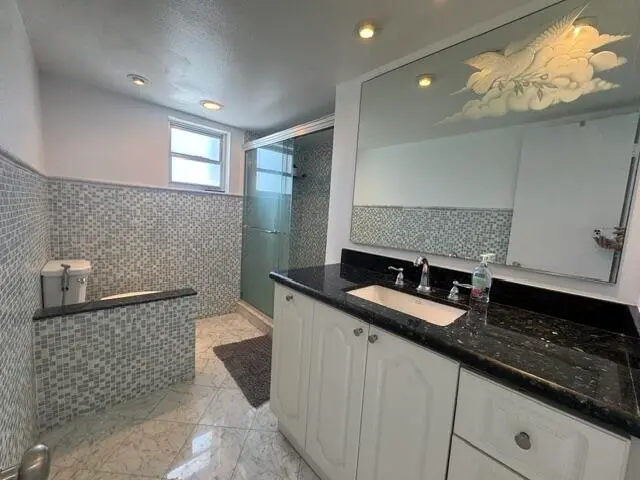 2201 bathroom 1 at 2201 S Ocean Drive, Hollywood