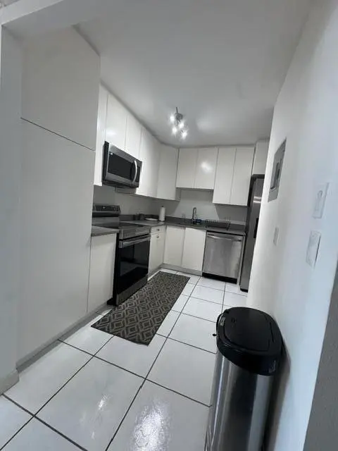 2201 kit 2 at 2201 S Ocean Drive, Hollywood