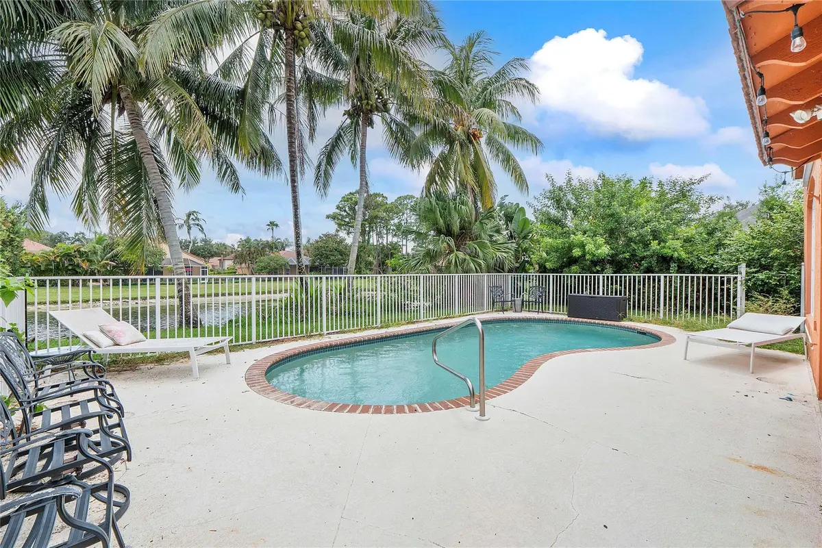 Photo 5 at 4020 Dorado Drive, Riviera Beach