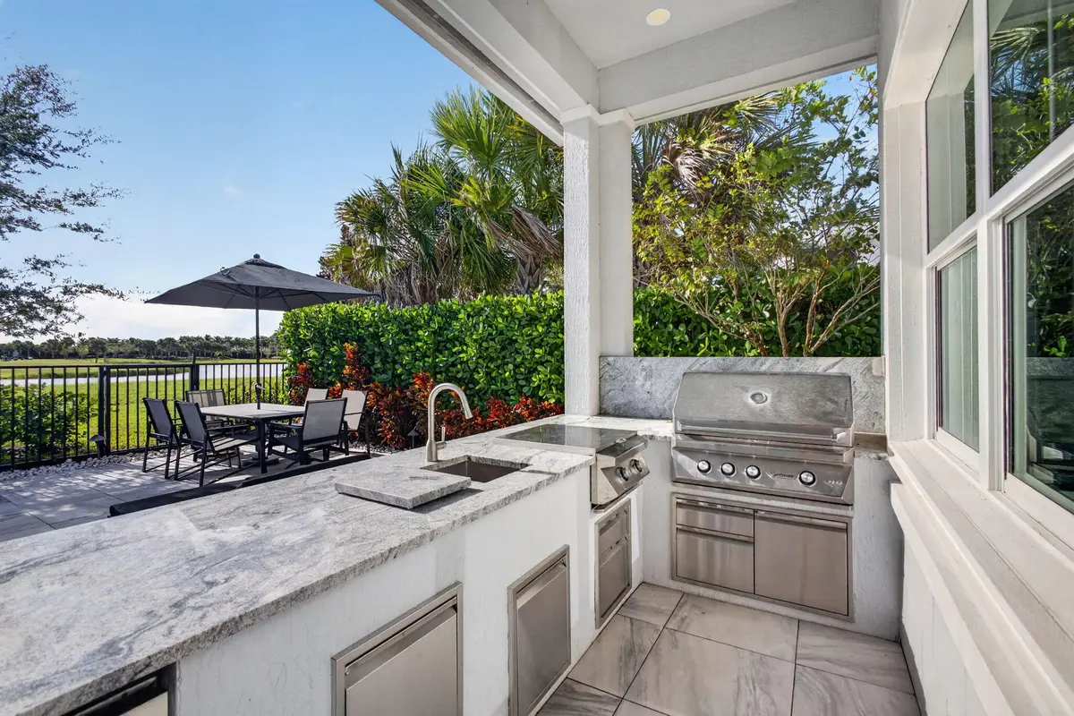 Outdoor Kitchen at 9934 Timber Creek Way, Palm Beach Gardens