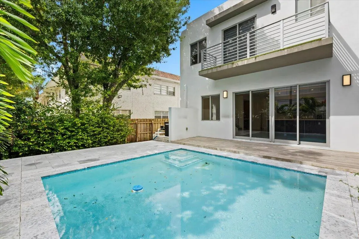 40-424A6797 at 828 SW 30TH Street, Fort Lauderdale