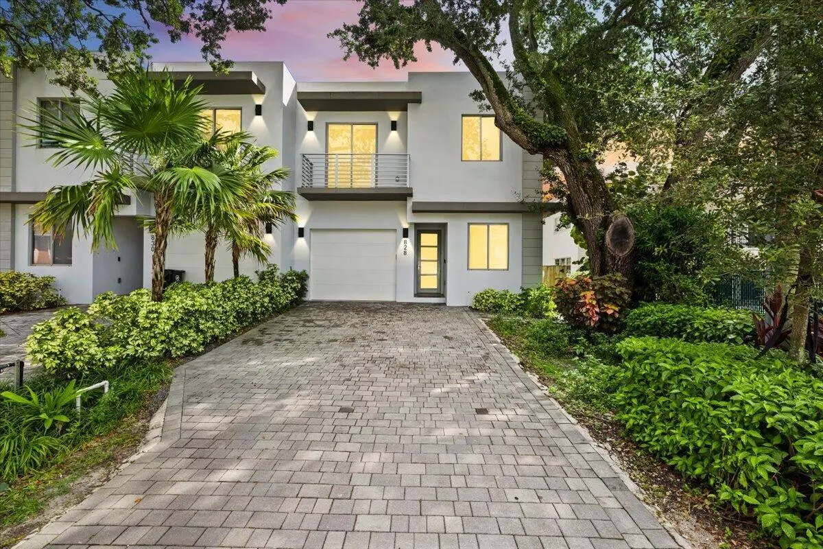 02-424A7007 dte at 828 SW 30TH Street, Fort Lauderdale