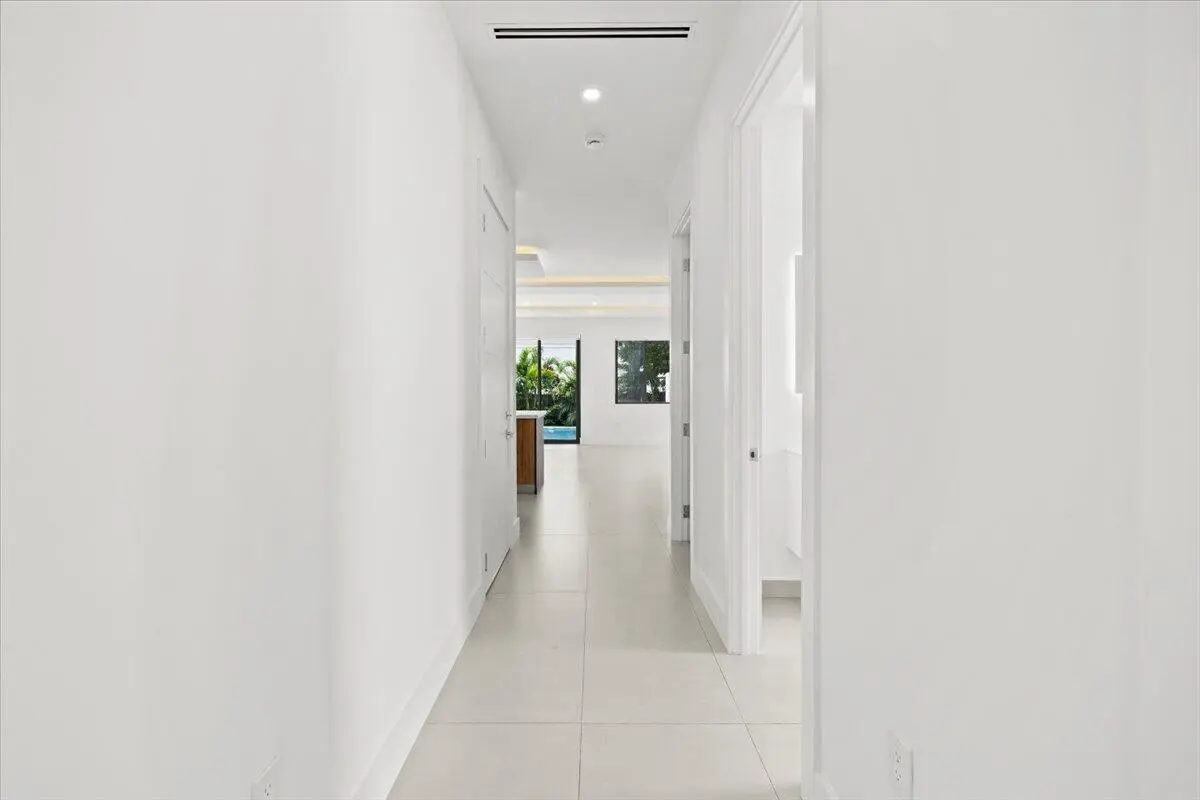 04-424A6802 at 828 SW 30TH Street, Fort Lauderdale