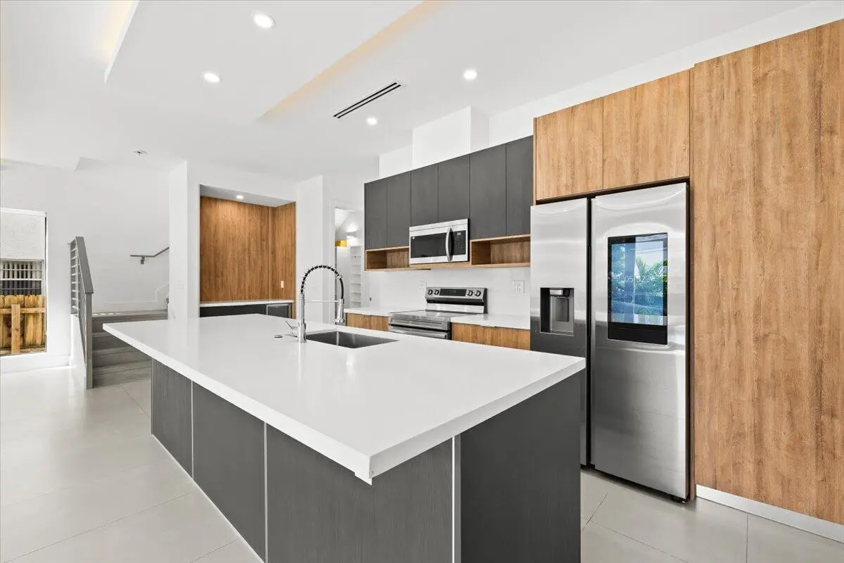 08-424A6862 at 828 SW 30TH Street, Fort Lauderdale