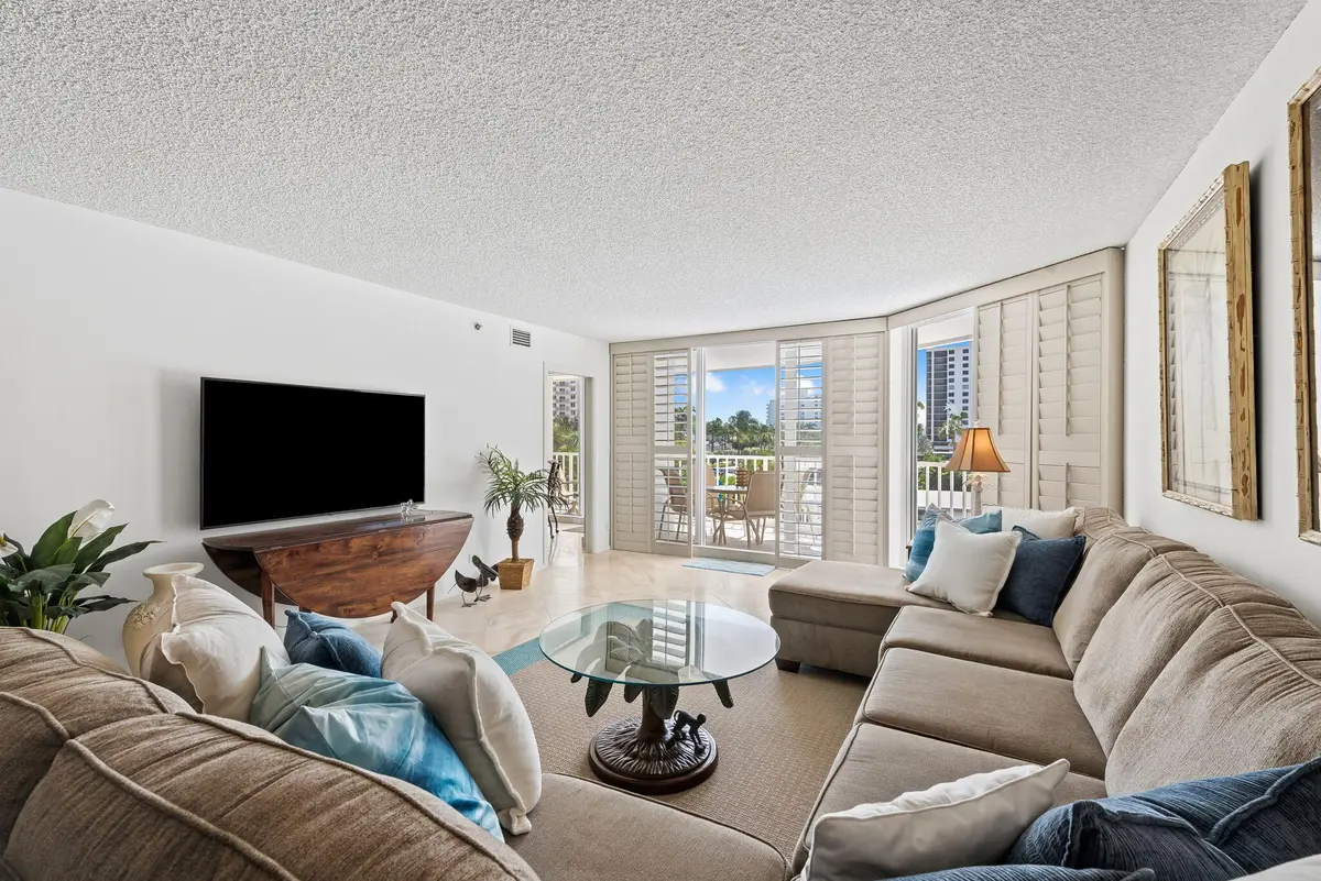 living room at 3210 S OCEAN Boulevard 303, Highland Beach