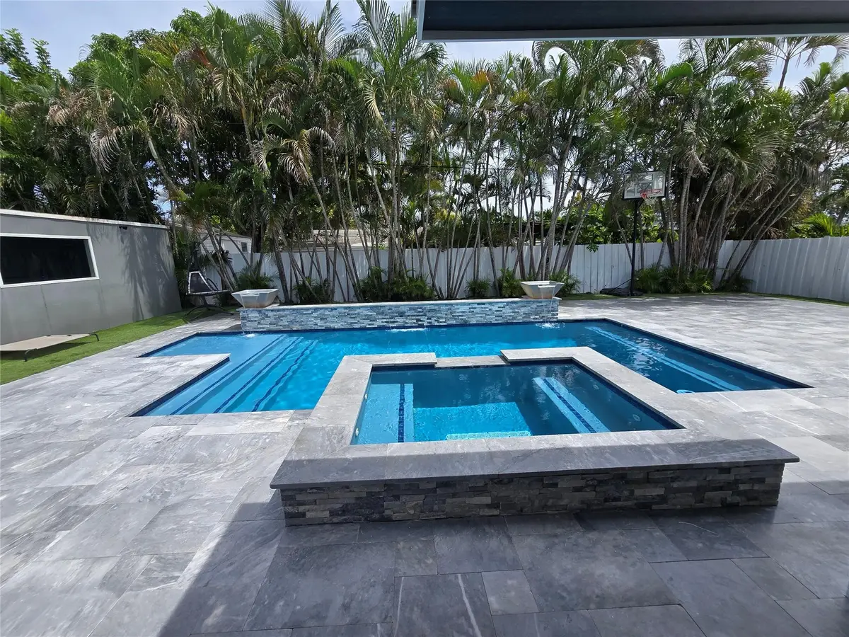 Photo 6 at 2340 NE 8th Avenue, Pompano Beach