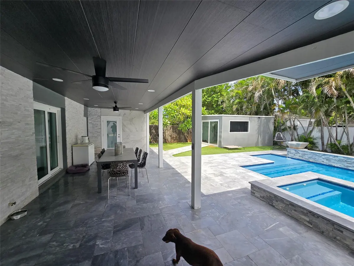 Photo 8 at 2340 NE 8th Avenue, Pompano Beach