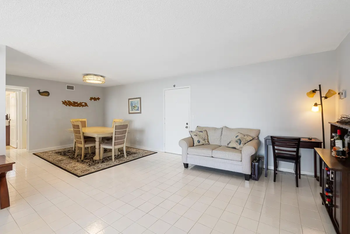 Dining Room at 3200 S Ocean Boulevard D-301, Palm Beach