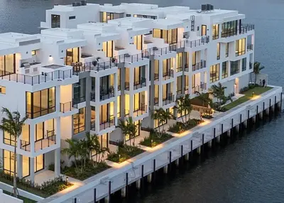 4008 NE 167TH Street 6, North Miami Beach – Townhouse for sale