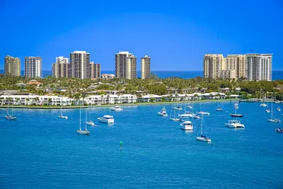 2640 LAKE SHORE Drive 1711, Riviera Beach – Condominium for rent