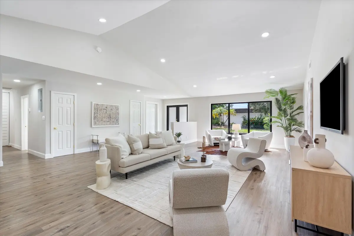 Living Room at 6111 WHITE OAK Lane, Tamarac