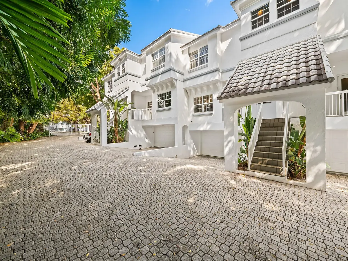 Photo 1 at 1705 E LAS OLAS Boulevard 3, Fort Lauderdale